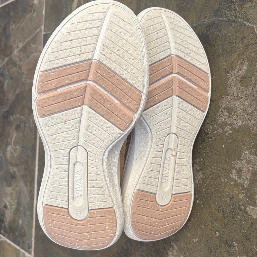 Vivaia Urban Boot - Picture 11 of 15